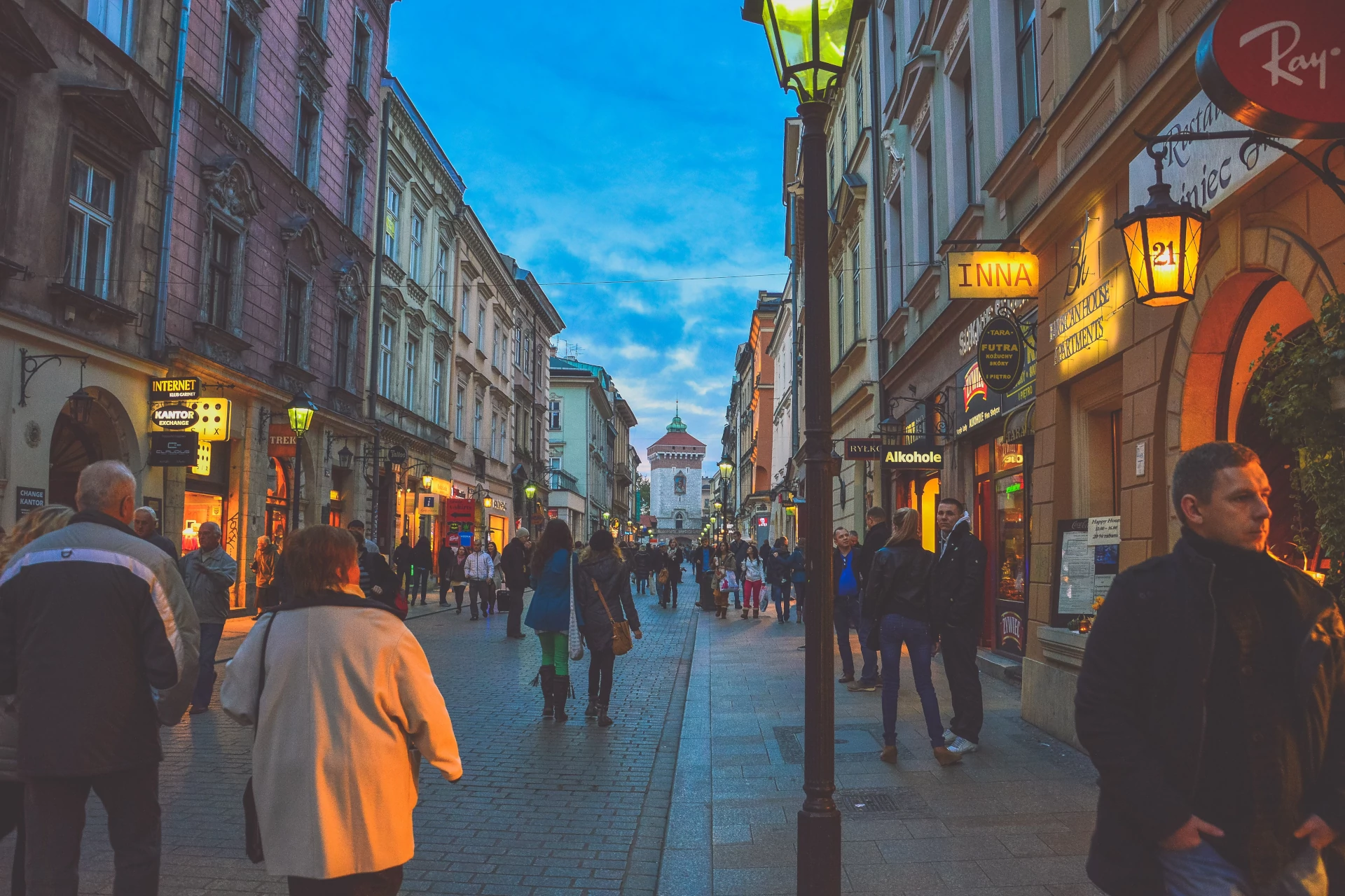 Wieczorny widok na Krakowską uliczkę